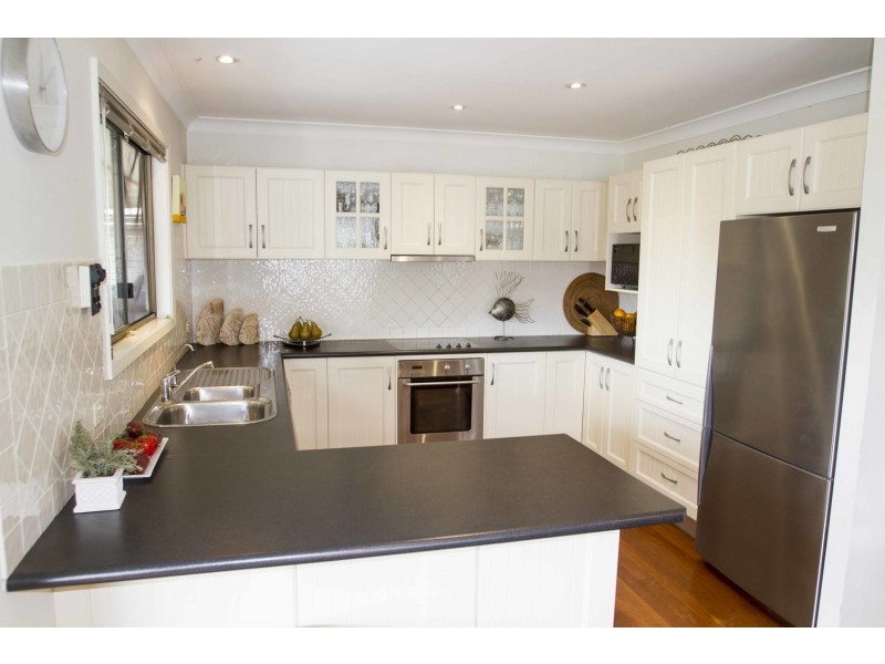 12 Hibiscus Avenue, North Avoca NSW 2260