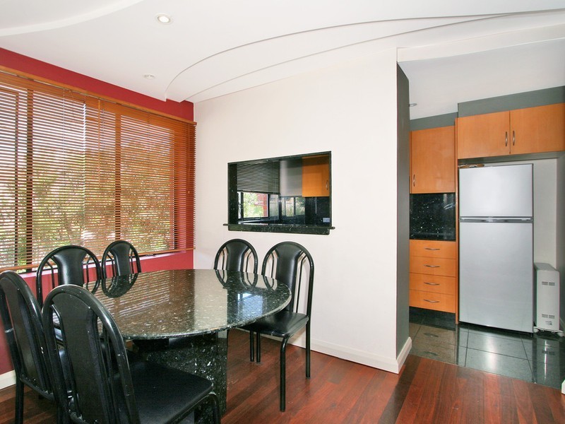 2/7 Bank Street, Meadowbank NSW 2114