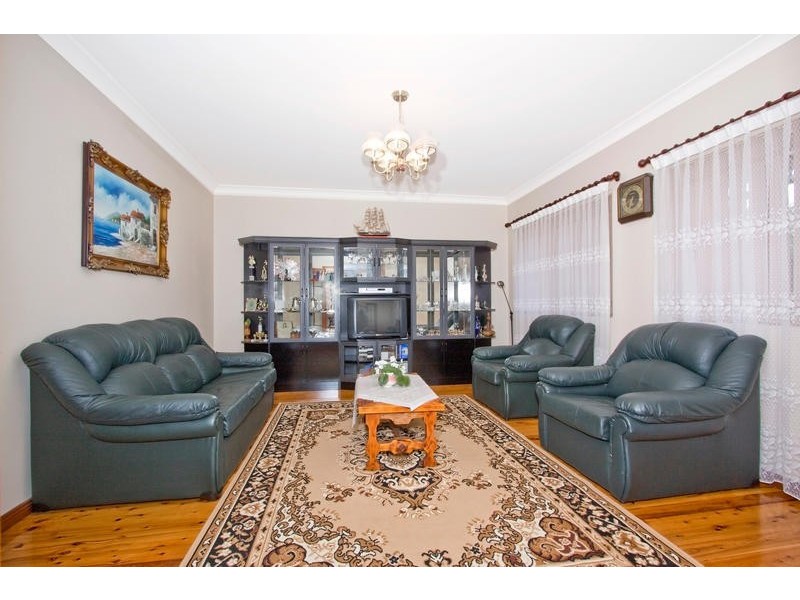4 Commissioners Road, Denistone NSW 2114