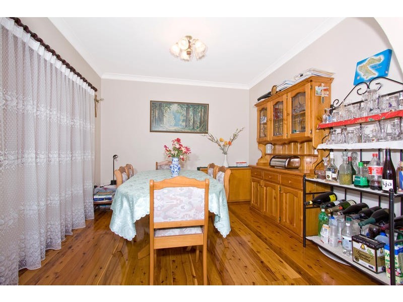 4 Commissioners Road, Denistone NSW 2114