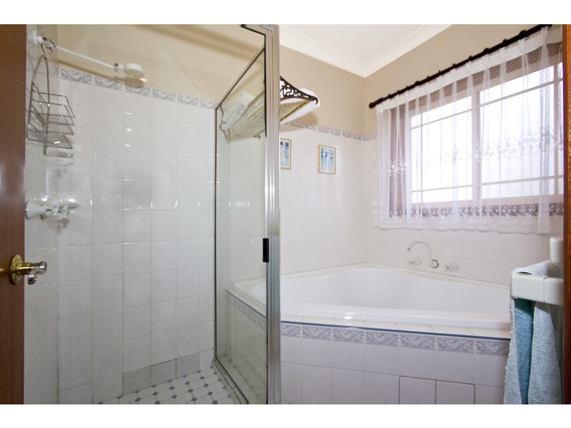 4 Commissioners Road, Denistone NSW 2114