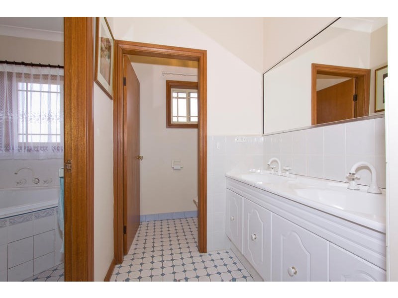 4 Commissioners Road, Denistone NSW 2114