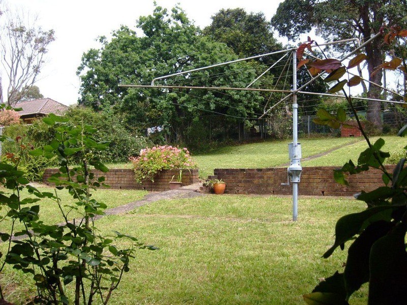 17 Gordon Crescent, Denistone NSW 2114