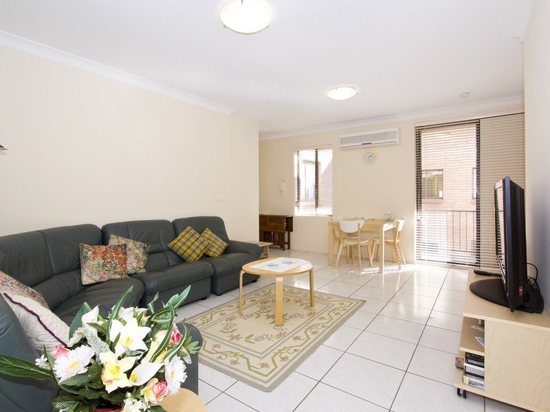 10/13 Meadow Crescent, Meadowbank NSW 2114