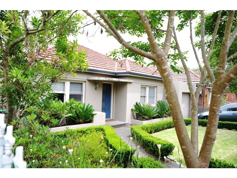 17 Glenayr Avenue, Denistone West NSW 2114