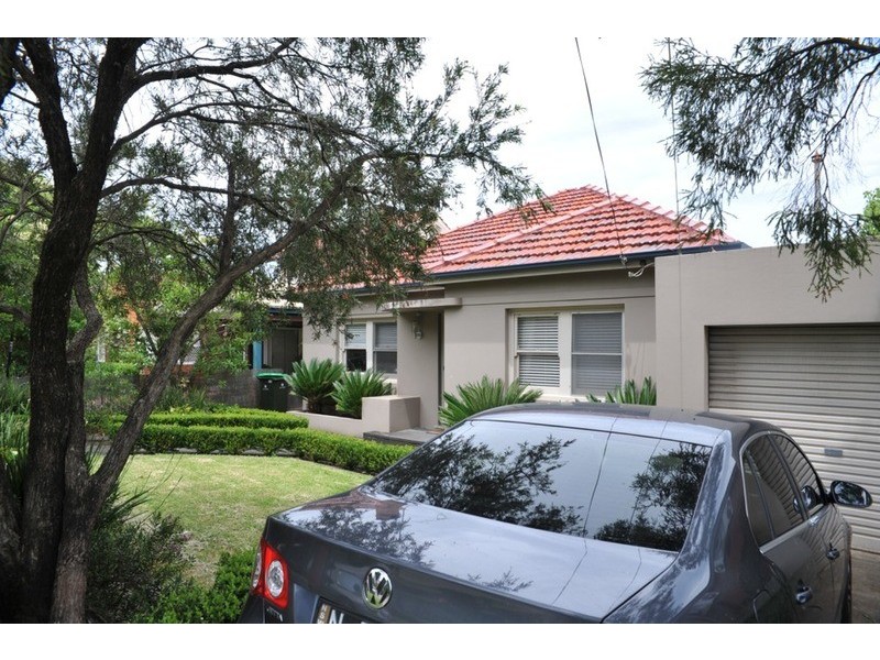 17 Glenayr Avenue, Denistone West NSW 2114