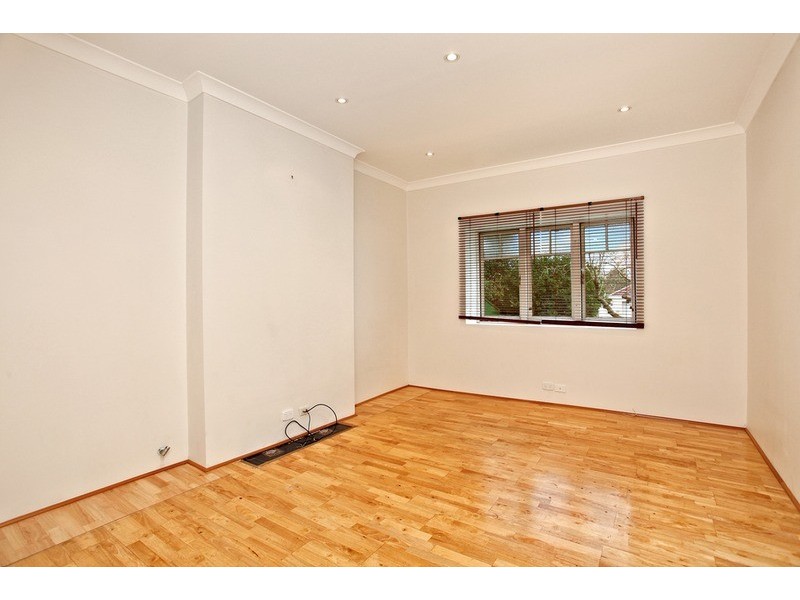 1 Macpherson Street, Meadowbank NSW 2114