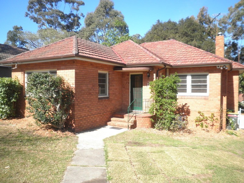 13 Kings Road, Denistone East NSW 2112