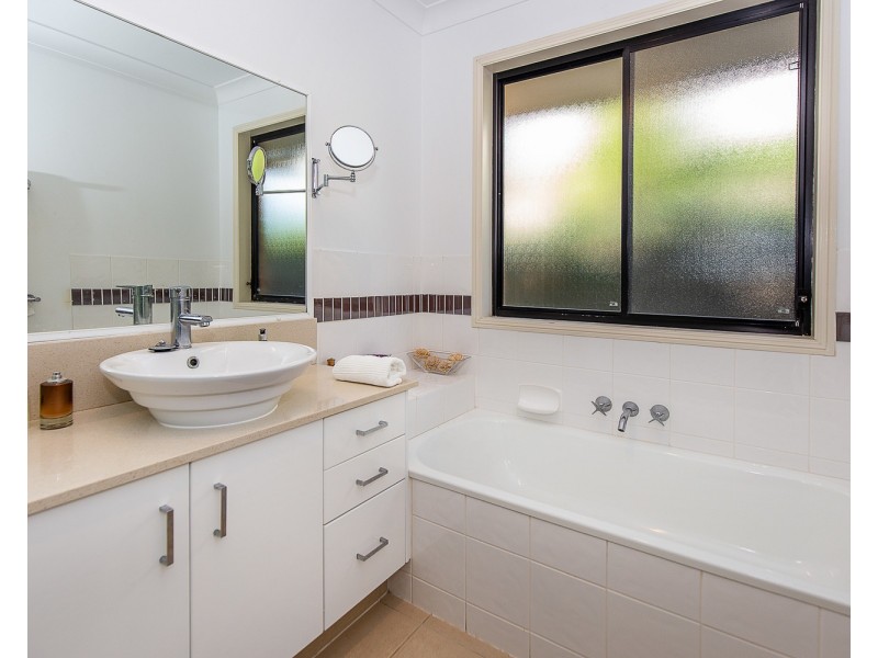 105 Glen Ayr Drive, Banora Point NSW 2486