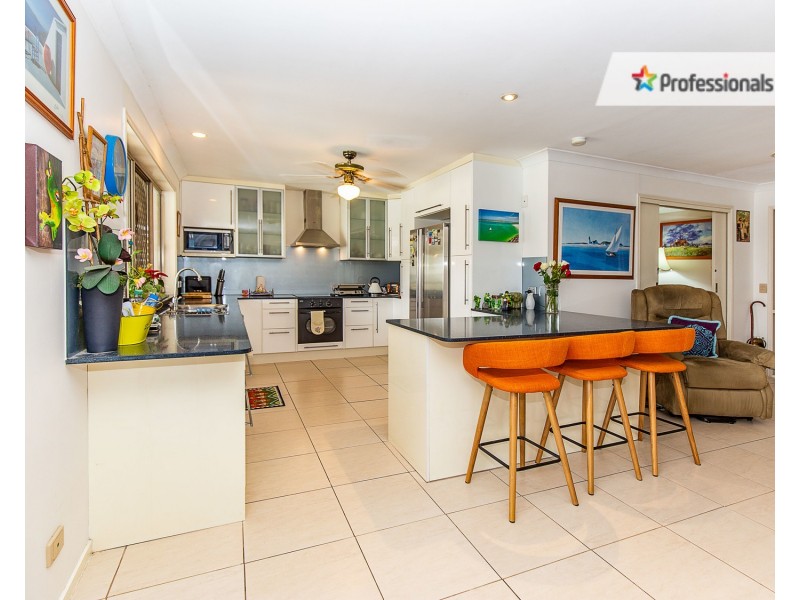 5 Captains Way, Banora Point NSW 2486