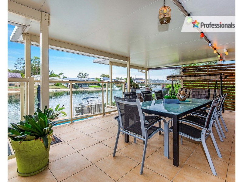 5 Captains Way, Banora Point NSW 2486