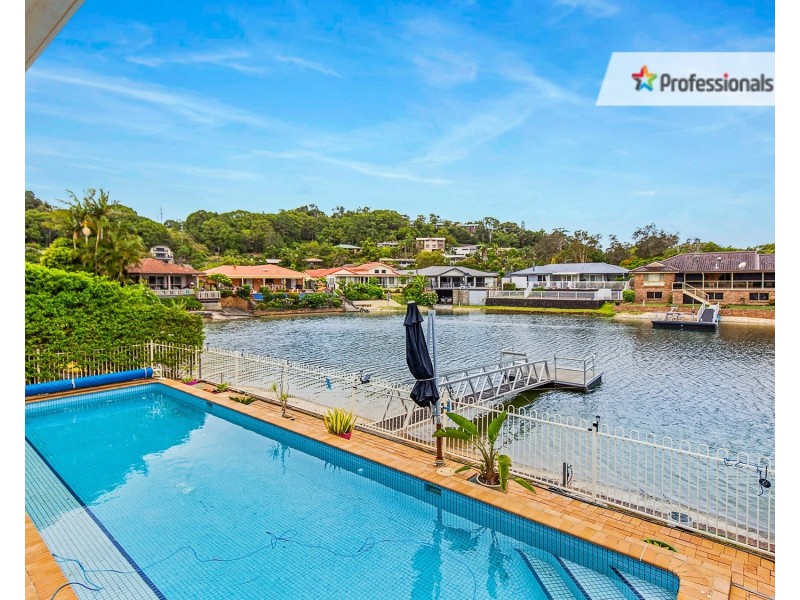 5 Captains Way, Banora Point NSW 2486