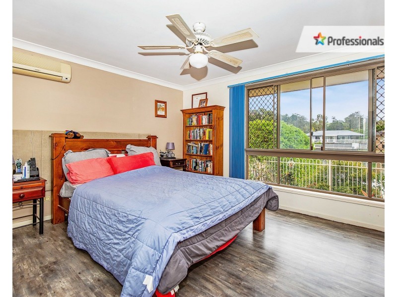 5 Captains Way, Banora Point NSW 2486