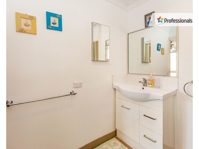5 Captains Way, Banora Point NSW 2486