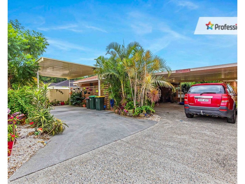 5 Captains Way, Banora Point NSW 2486