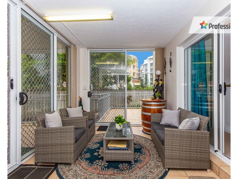 2/18 McGregor Crescent, Tweed Heads NSW 2485