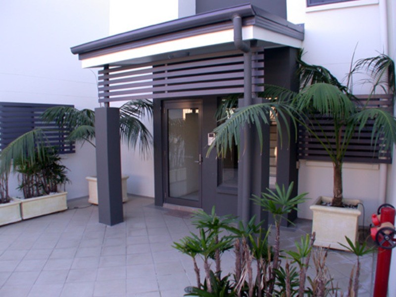 4/66 McLean Street, Coolangatta QLD 4225