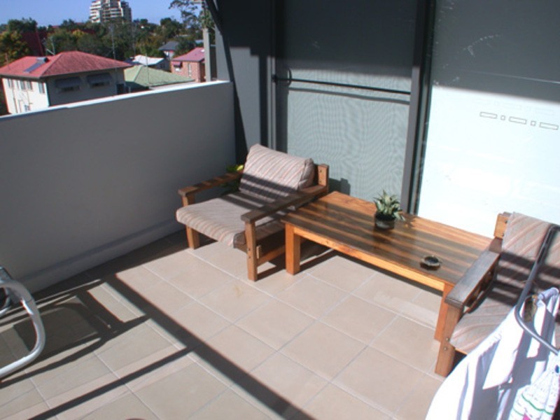 4/66 McLean Street, Coolangatta QLD 4225