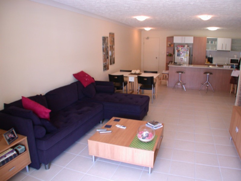 4/66 McLean Street, Coolangatta QLD 4225