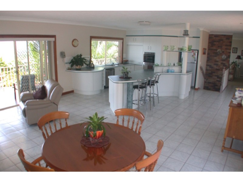 19 Seaview Road, Banora Point NSW 2486