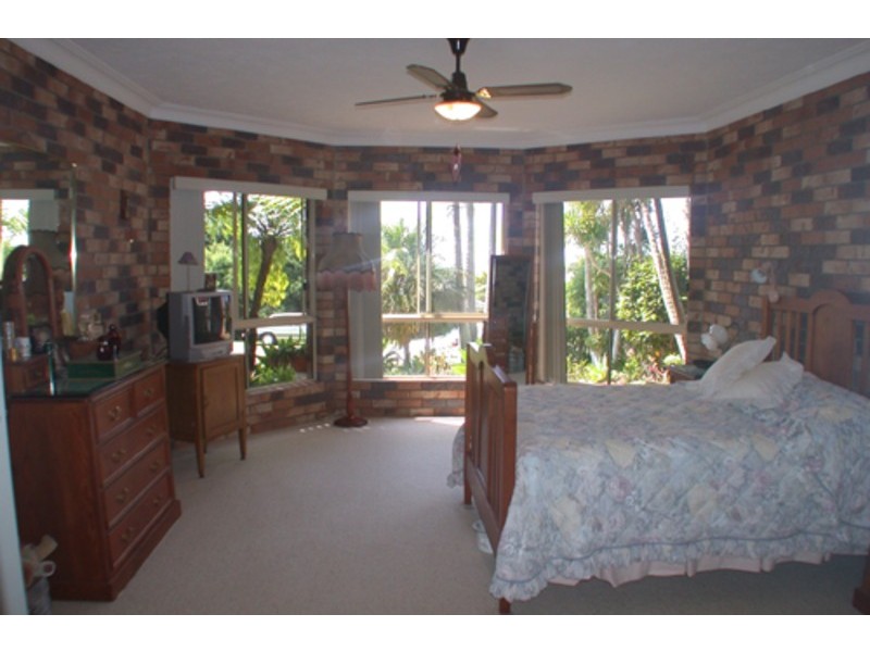 19 Seaview Road, Banora Point NSW 2486