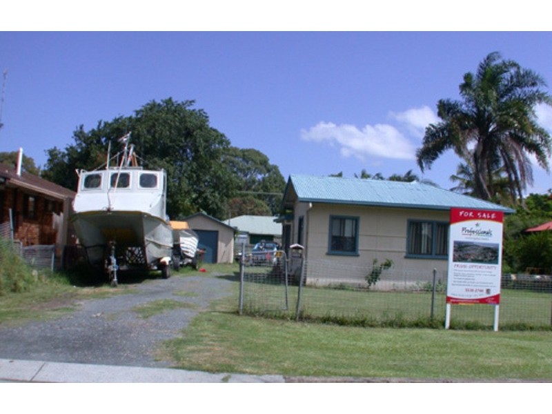 73 Kennedy Drive, Tweed Heads West NSW 2485