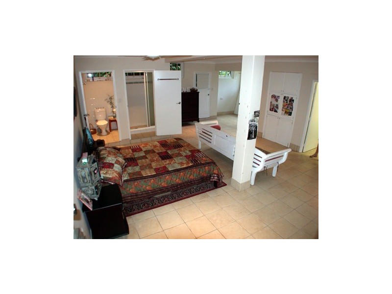 34 Stapylton Street, Coolangatta QLD 4225