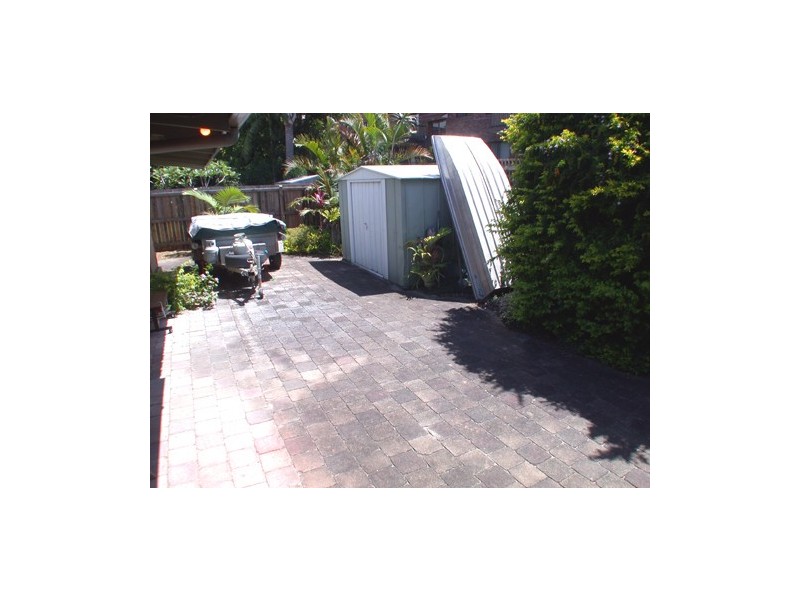 1/2 Blue Waters Crescent, Tweed Heads West NSW 2485