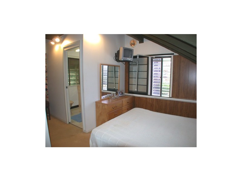 1/2 Blue Waters Crescent, Tweed Heads West NSW 2485