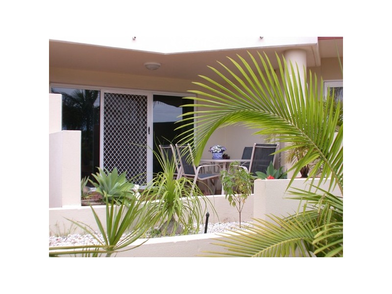 2/5 Ocean Street, Coolangatta QLD 4225