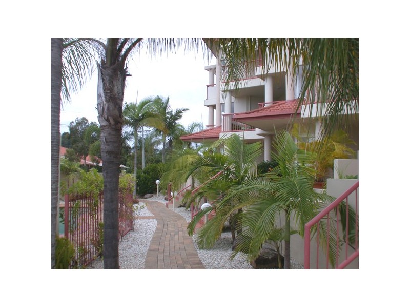 2/5 Ocean Street, Coolangatta QLD 4225