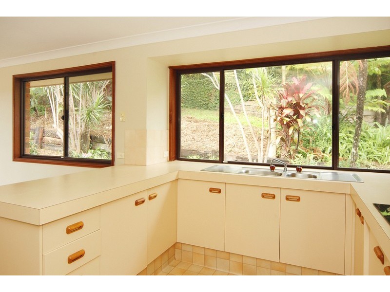 16 Castlecrag Avenue, Banora Point NSW 2486