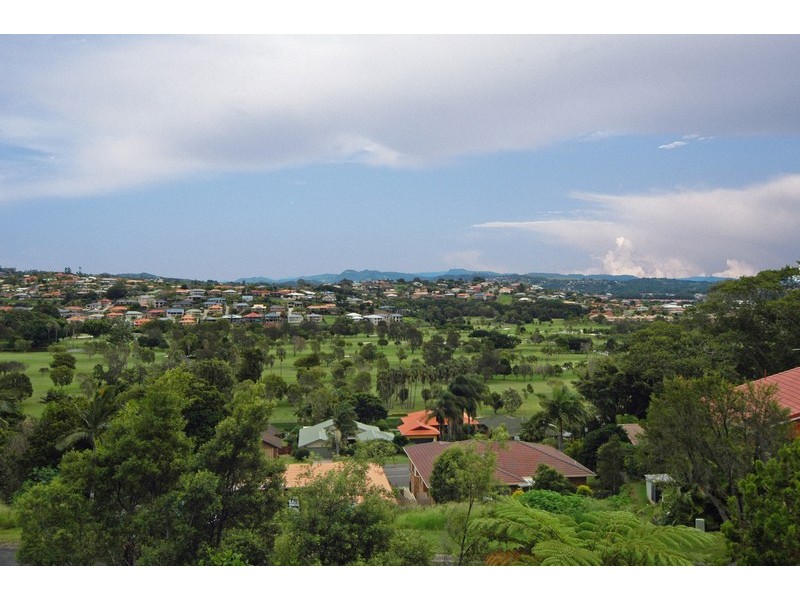 16 Castlecrag Avenue, Banora Point NSW 2486