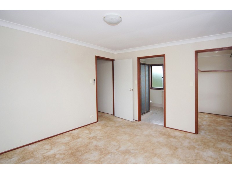 16 Castlecrag Avenue, Banora Point NSW 2486