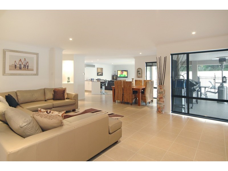 4 Traminer Court, Banora Point NSW 2486