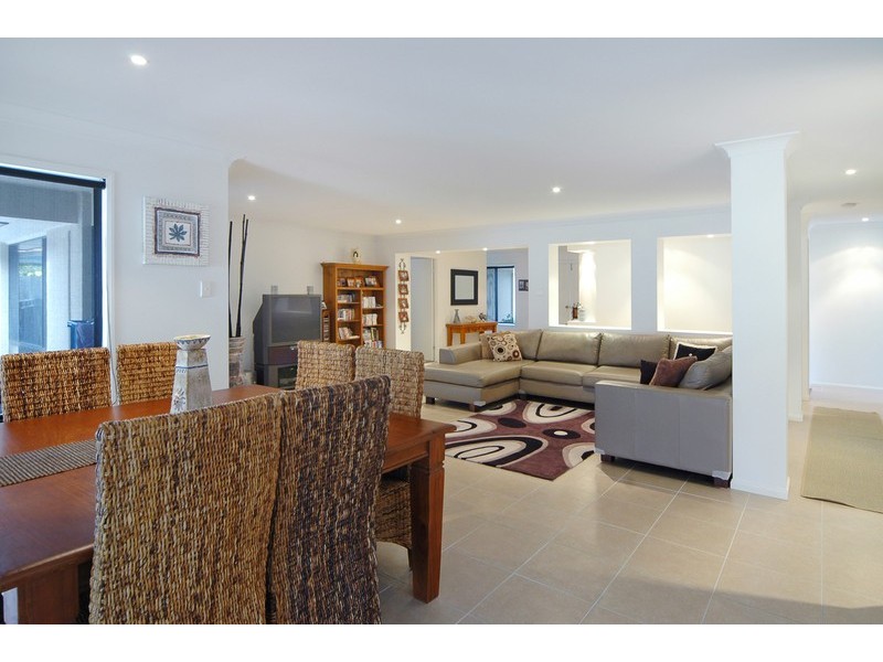 4 Traminer Court, Banora Point NSW 2486
