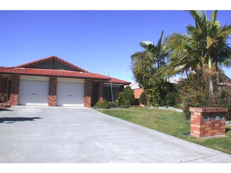 2/2 Covent Gardens Way, Banora Point NSW 2486