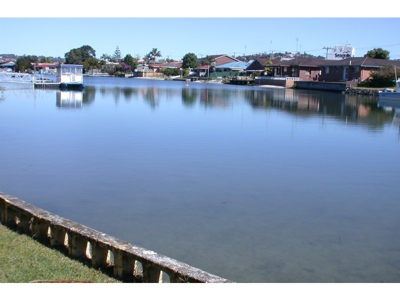 22 Lakes Drive, Tweed Heads West NSW 2485