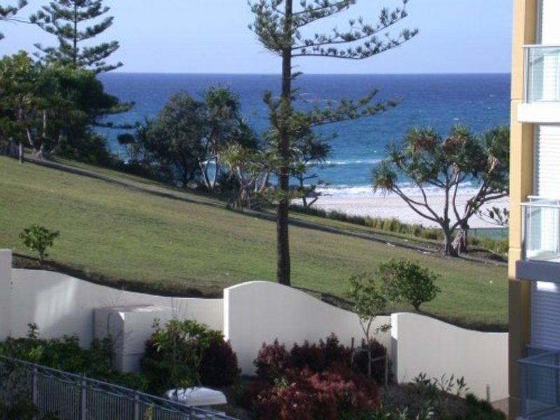 8 Garrick Street, Coolangatta QLD 4225