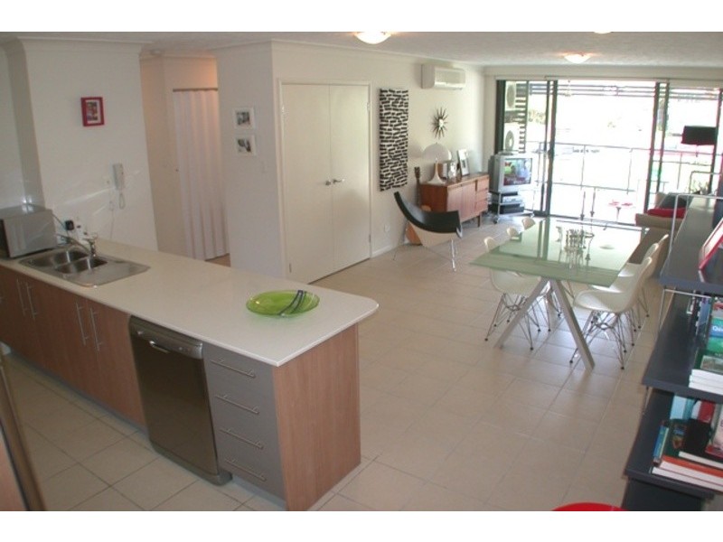 5/66 McLean Street, Coolangatta QLD 4225
