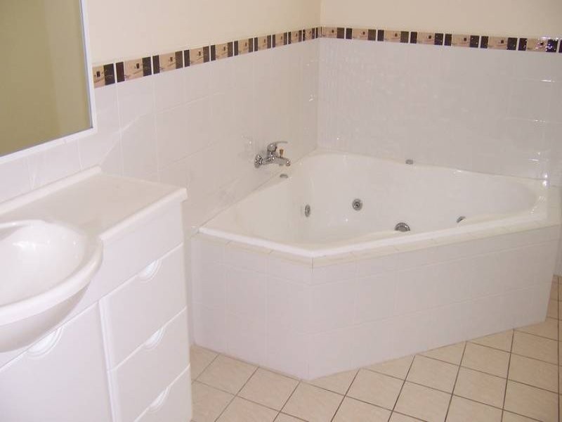 154 Kennedy Drive, Tweed Heads West NSW 2485