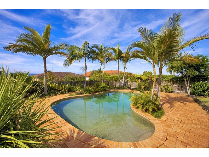 12 Seaview Road, Banora Point NSW 2486