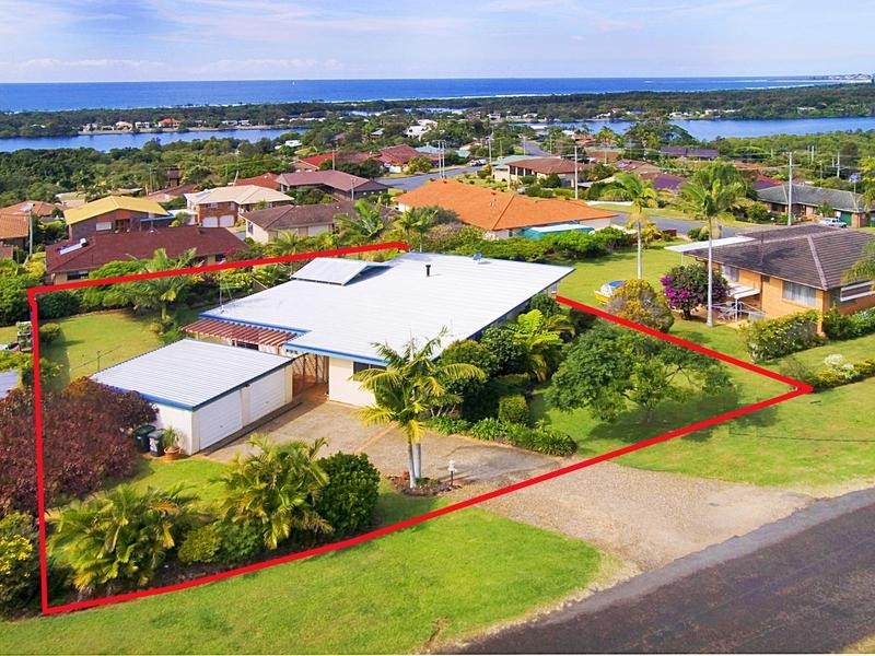 12 Seaview Road, Banora Point NSW 2486