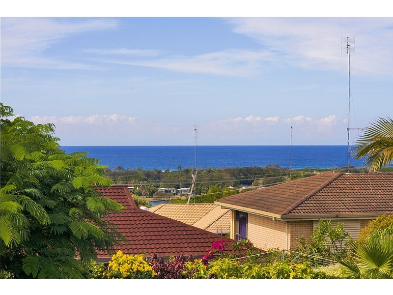 12 Seaview Road, Banora Point NSW 2486