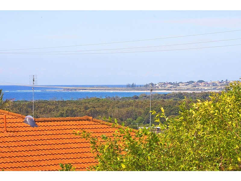 12 Seaview Road, Banora Point NSW 2486