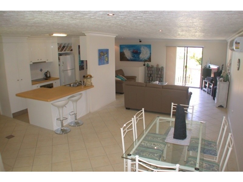 2/98 McLean Street, Coolangatta QLD 4225