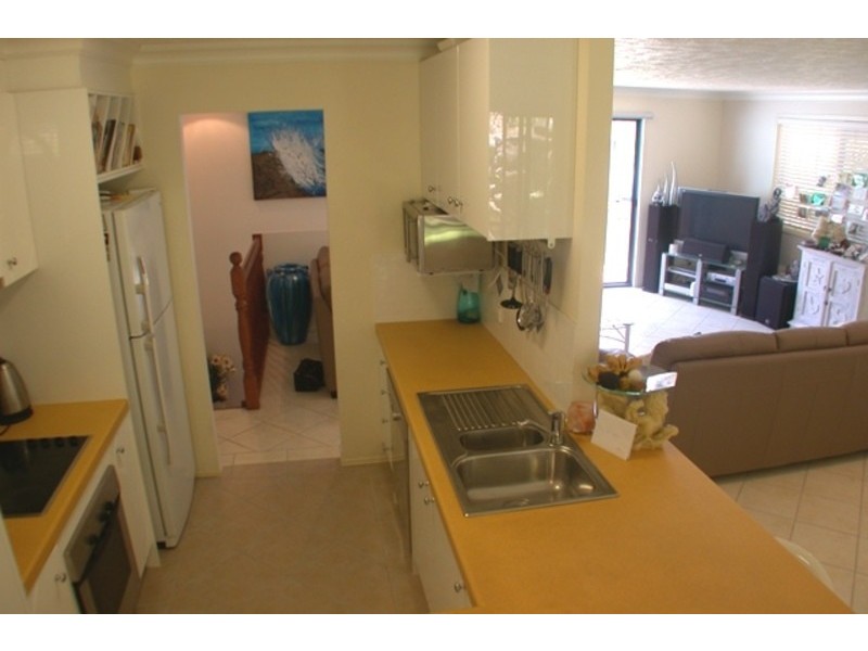 2/98 McLean Street, Coolangatta QLD 4225