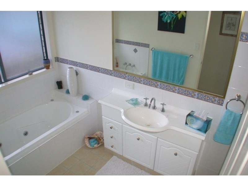 2/98 McLean Street, Coolangatta QLD 4225