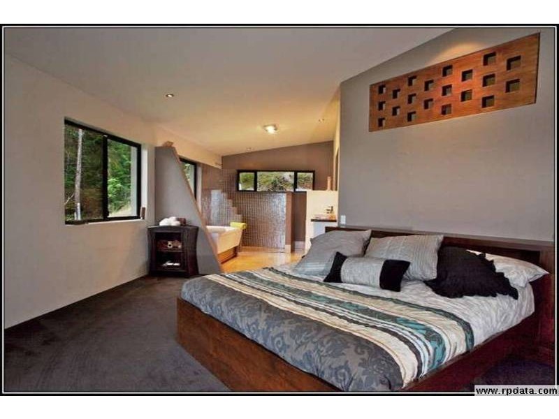 6 Robinsons Road, Piggabeen NSW 2486