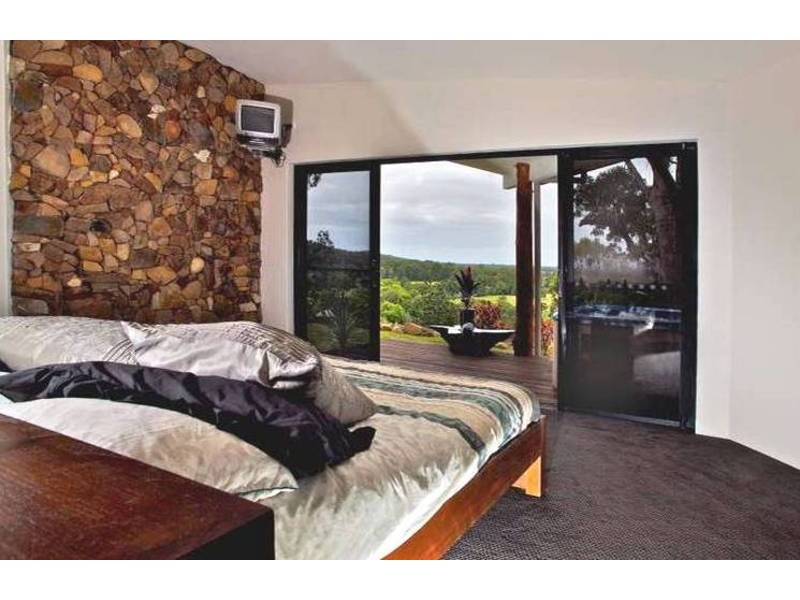 6 Robinsons Road, Piggabeen NSW 2486